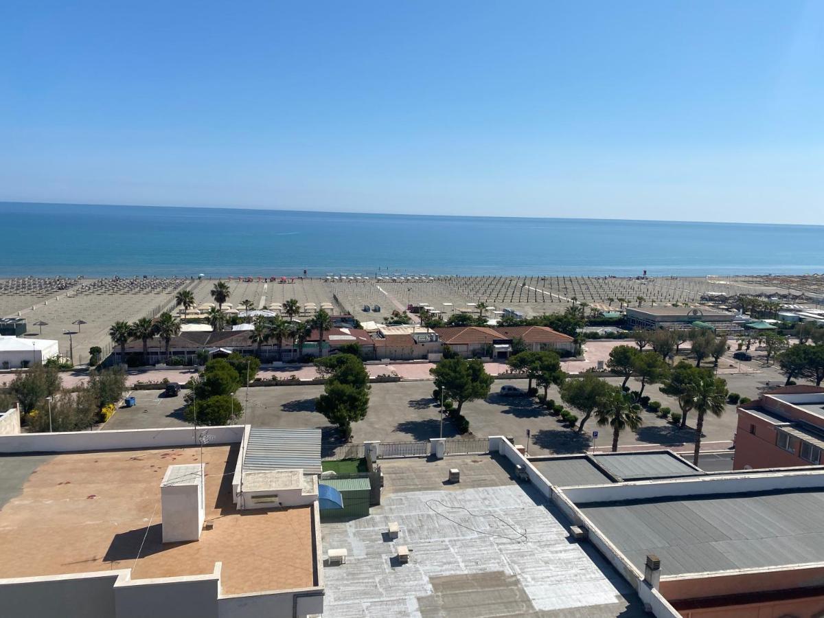 Hotel Attico Tra Cielo E Mare Margherita Di Savoia Esterno foto